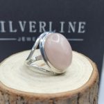 Sterling silver ring with rose quartz