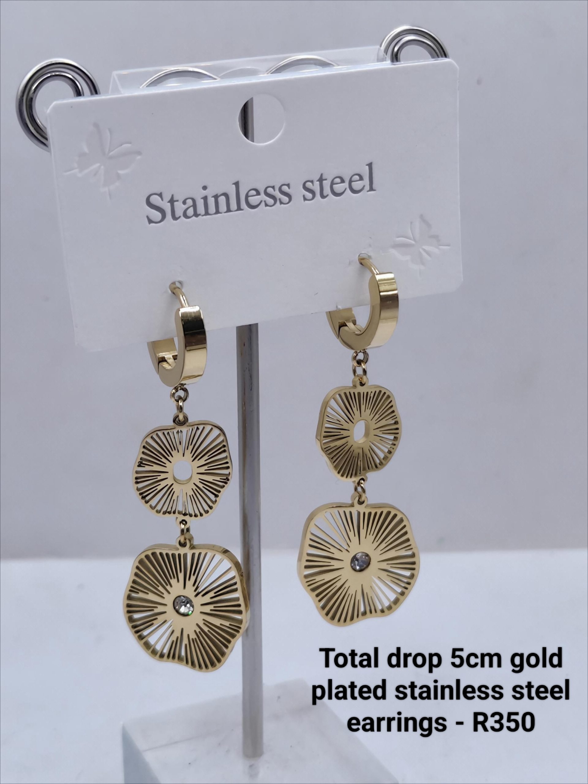 Total drop 5cm gold plated stainless steel lily earrings